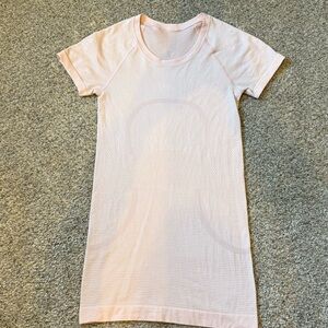 Lululemon Swiftly Short Sleeve Shirt 2.0 Hip Length
